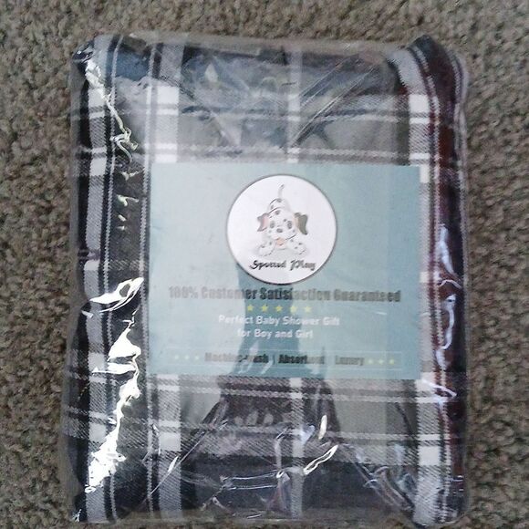 Reversible Waterproof Winter Dog Jacket Coat Plaid and solid Black Sz L NEW - Picture 1 of 4